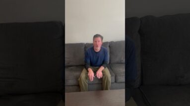 Tip to prevent/resolve puppy guarding food #puppytraining #resource guarding